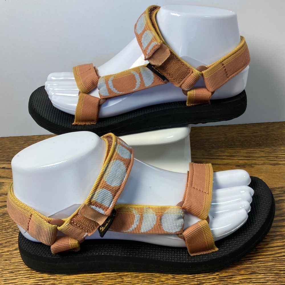 Teva Original Universal Sandals Womens 6 Peach Orange  Strappy 1003987